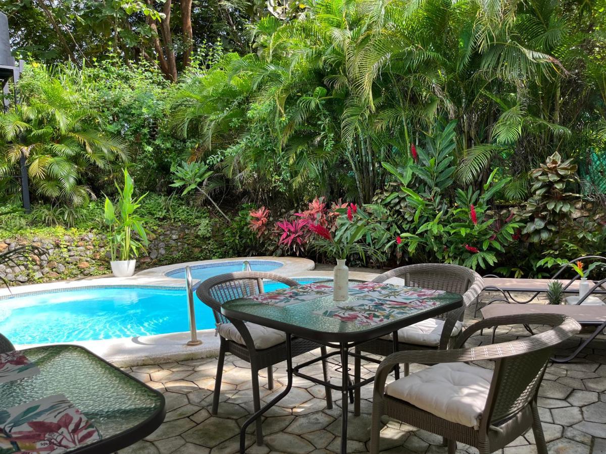La Jungla Bed & Breakfast Puerto Carrillo Exterior photo