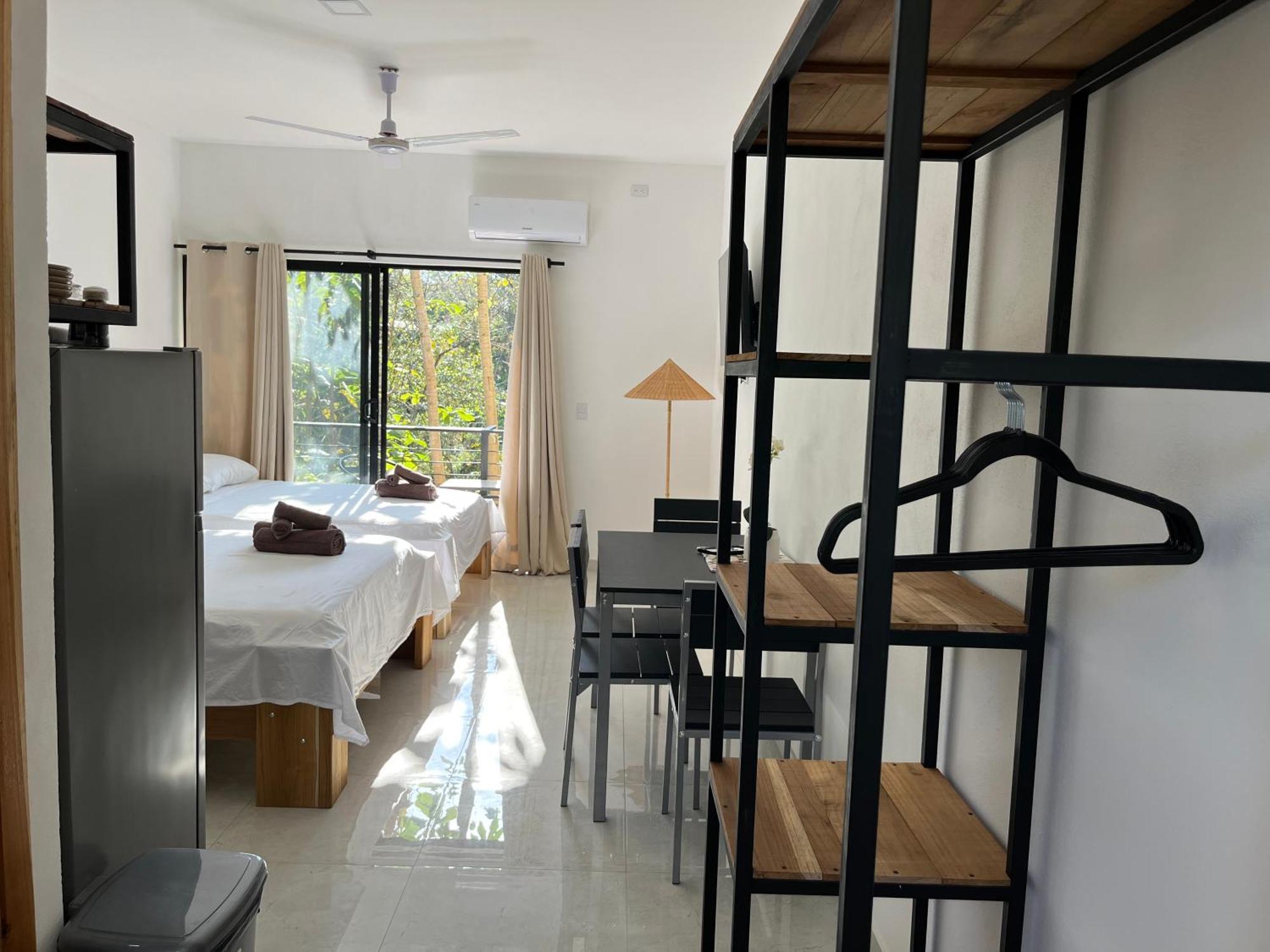 La Jungla Bed & Breakfast Puerto Carrillo Exterior photo