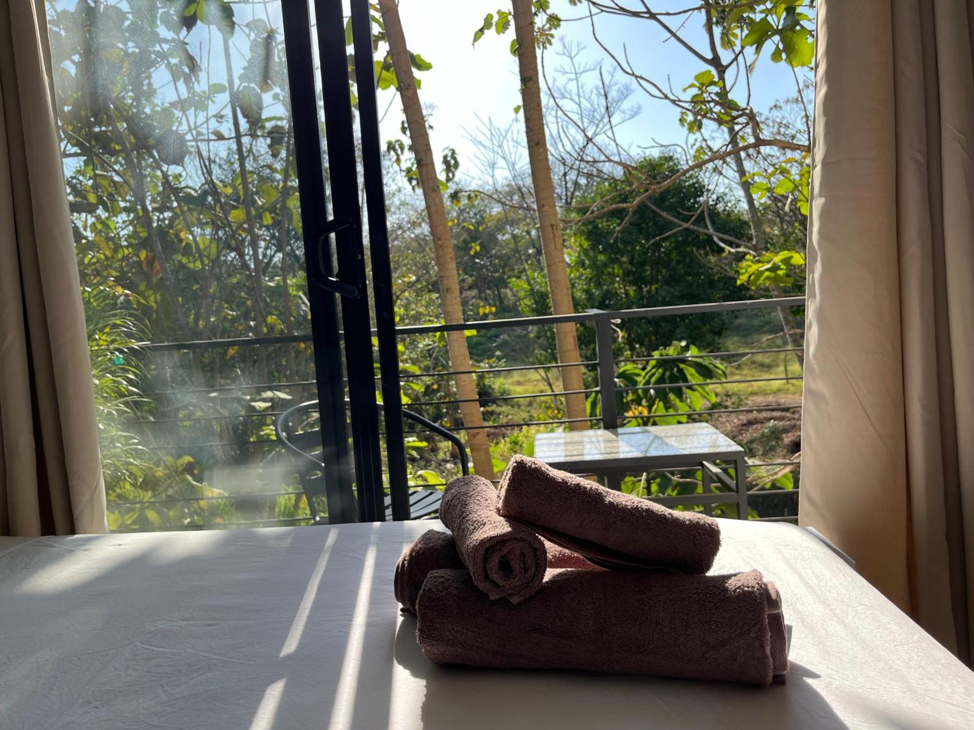La Jungla Bed & Breakfast Puerto Carrillo Exterior photo
