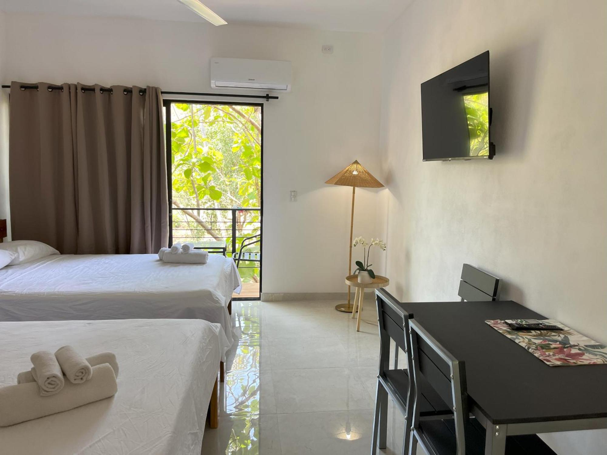 La Jungla Bed & Breakfast Puerto Carrillo Exterior photo